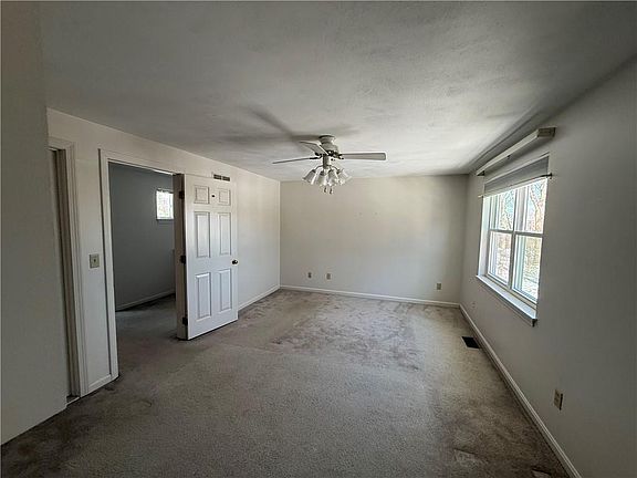 4th image of 351 New London Ave Unit 302