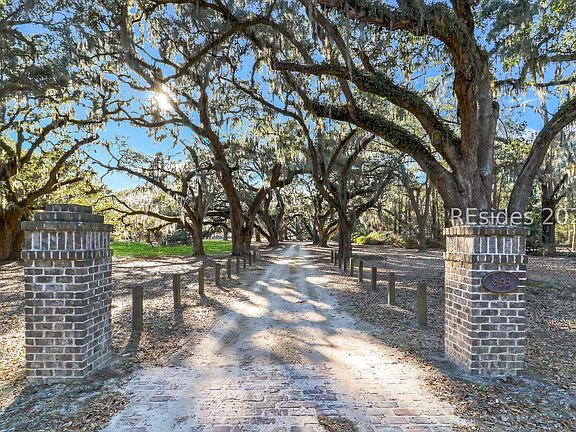 3rd image of 893 Grays Hwy