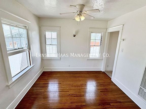 2nd image of 926 1/2 N Newport Ave