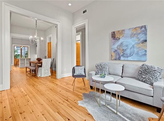 3rd image of 823 Harmony St