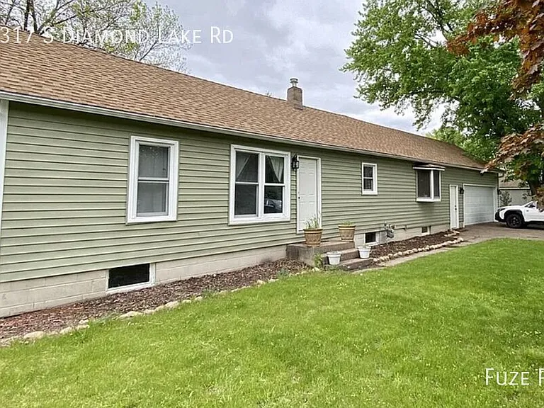 1317 S Diamond Lake Rd — Photo 1
