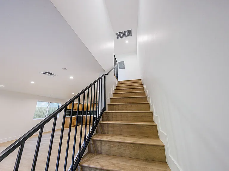 2938 S. Sycamore Ave — Photo 38