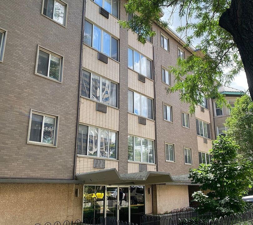 1st image of 539 W Stratford Pl APT 410