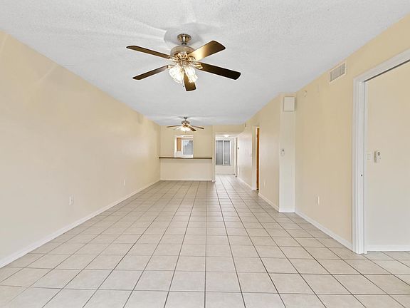 3rd image of 211 S 6th St APT 503