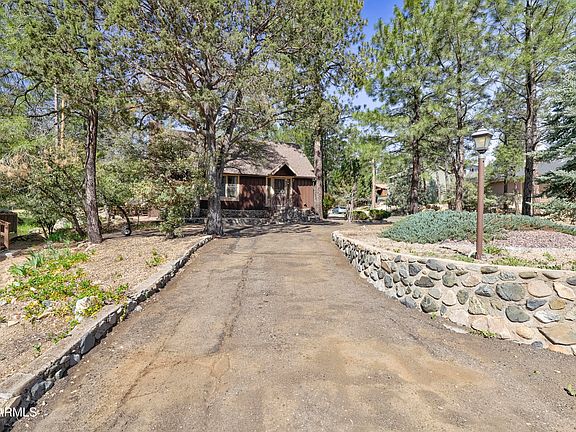 4th image of 902 S HEMLOCK Avenue
