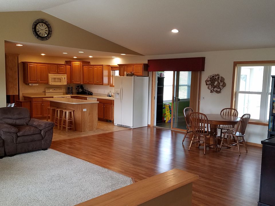 2nd image of 444 Alona Ln