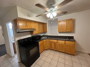 1142 S 52nd St FLOOR 2, Philadelphia, PA 19143