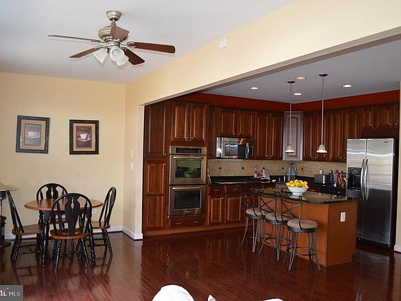 2nd image of 2070 Crescent Moon Ct