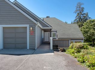 60 C Fairway Ln #C, Pt Ludlow, WA 98365
