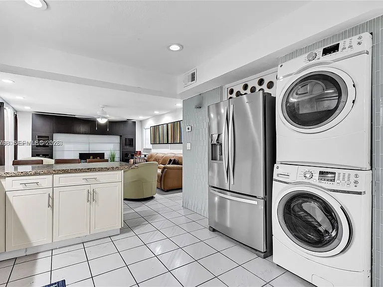 8909 SW 108th Pl — Photo 7
