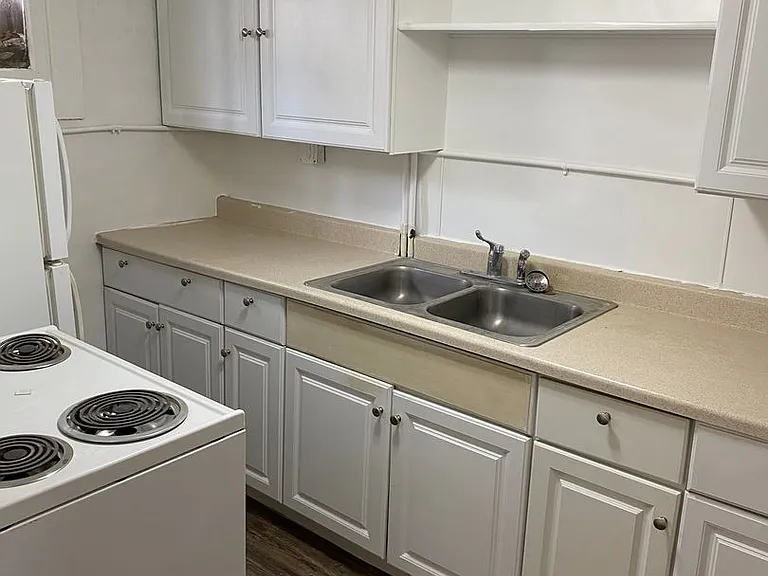 420 S 6th Ave — Photo 32