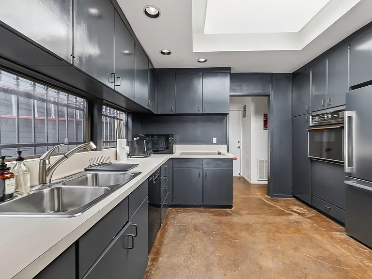Colquitt St — Photo 16