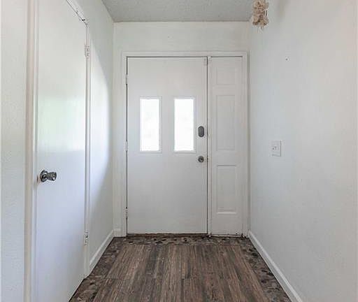 3rd image of 912 Monterrey St
