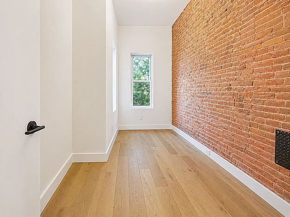 4th image of 1582 Dekalb Ave #2E