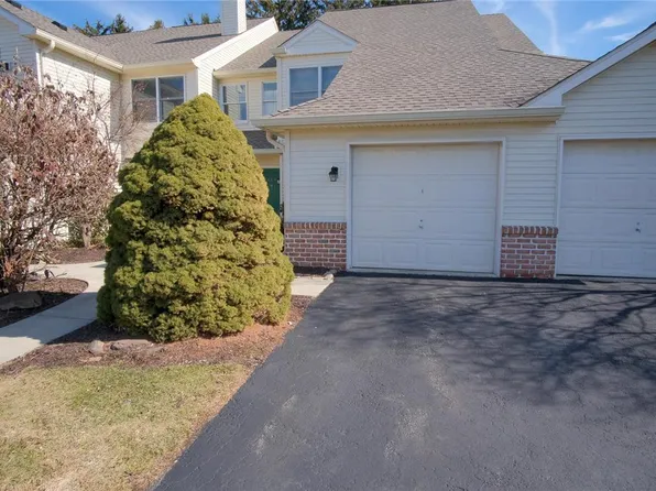 152 Lindfield Cir, Macungie, PA 18062