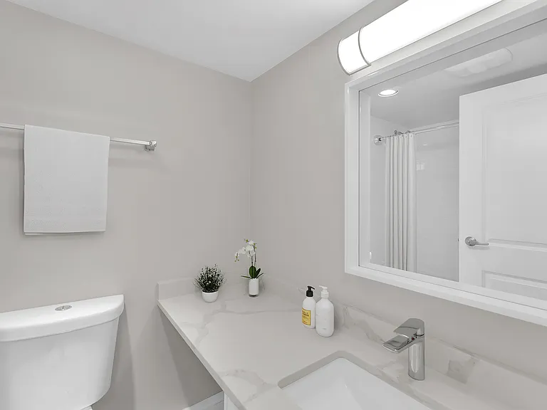 1655 Haro St — Photo 12