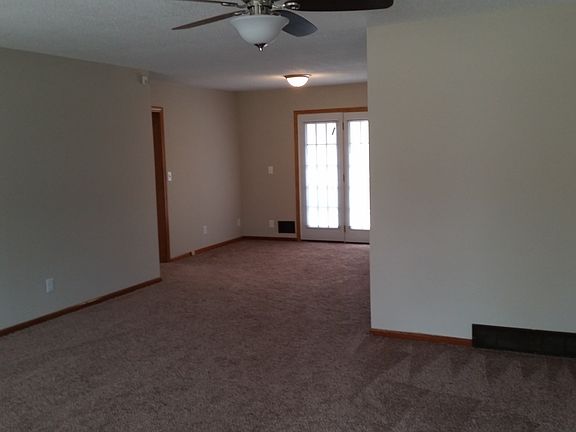 2nd image of 533 S Northern Blvd