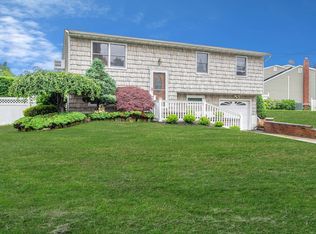 104 Cedarhurst Ave, Selden, NY 11784
