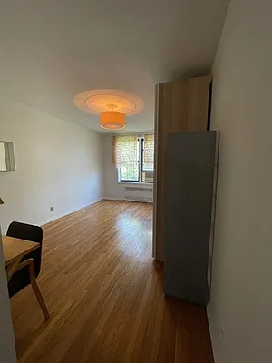 Rented by Cohen Smith Chang LLC | media 12