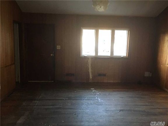 5th image of 164 New York Ave