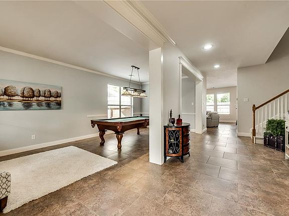 5th image of 317 Royal Oak Dr