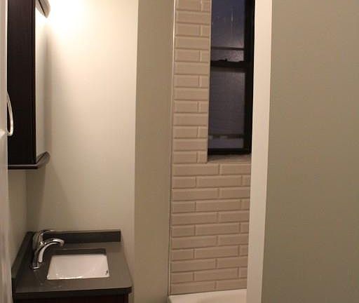 4th image of 639 W Oakdale 1 #1