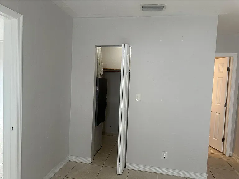 6109 SW 30th St #4 — Photo 13