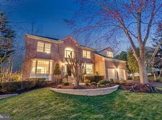 8002 Hedgewood Ct, Fairfax Station, VA 22039