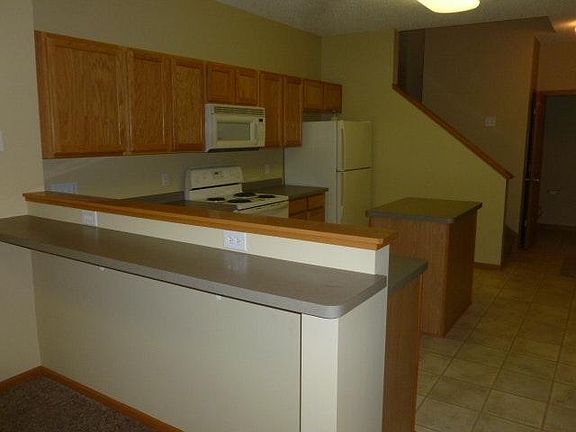 Kitchen bar area