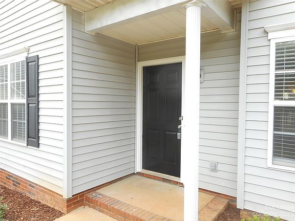 3rd image of 9602 Ashton Manor Way