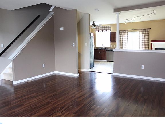3rd image of 13 Brittany Ln