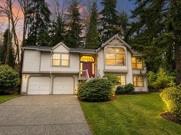 Beautiful home sitting in a quiet cul-de-sac community