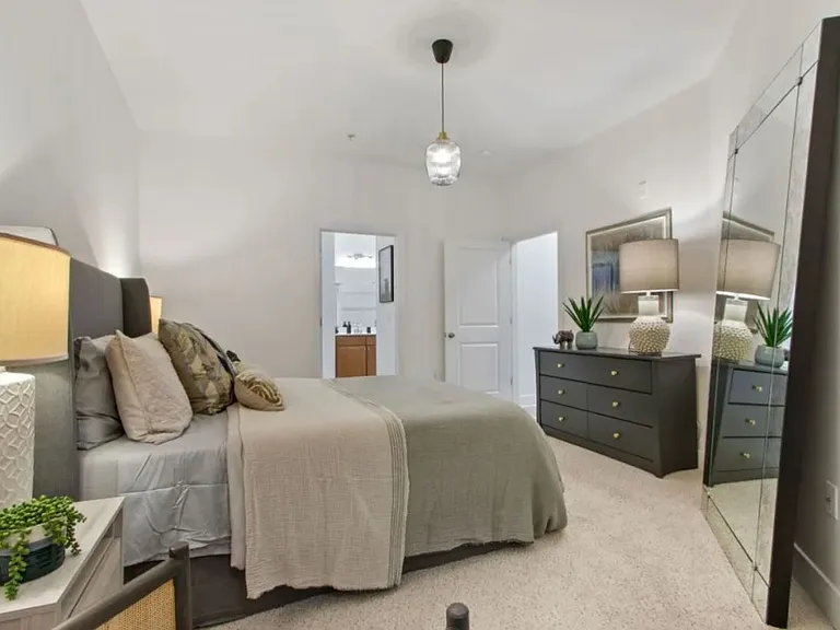 Residence at Tribeca — Photo 13