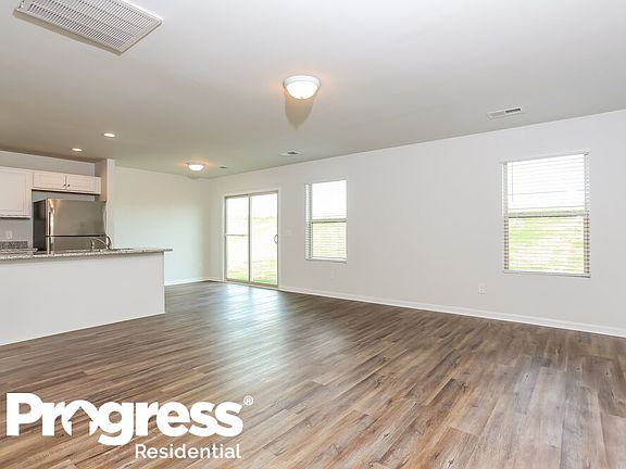 4th image of 513 Pollyanna Dr