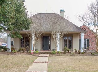 8435 Hickorylake Dr, Baton Rouge, LA 70810