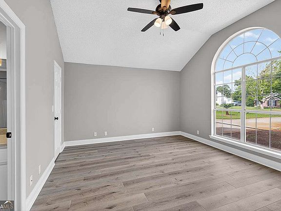 4th image of 106 Timber Ridge Dr