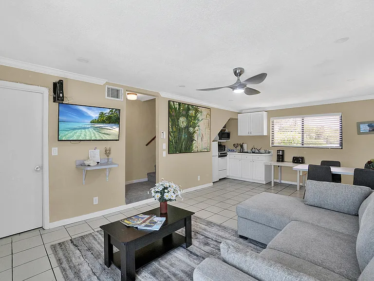 1901 N Riverside Dr #1 — Photo 9
