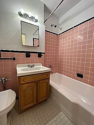 5th image of 217 Mount Eden Pkwy APT 3G