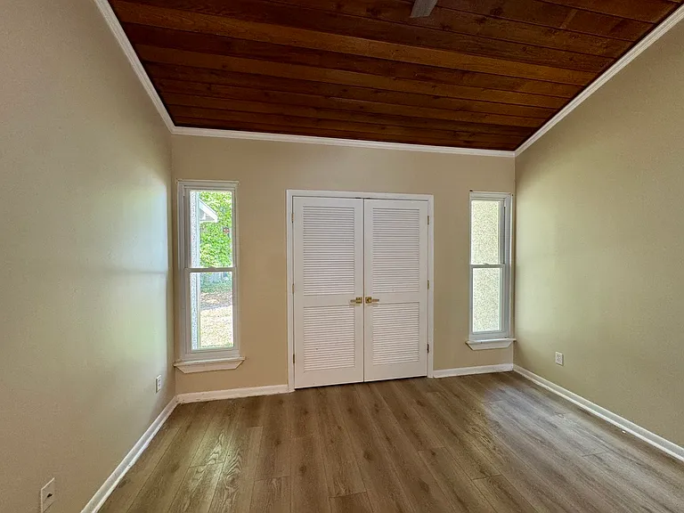 1561 Arcadia Dr — Photo 21