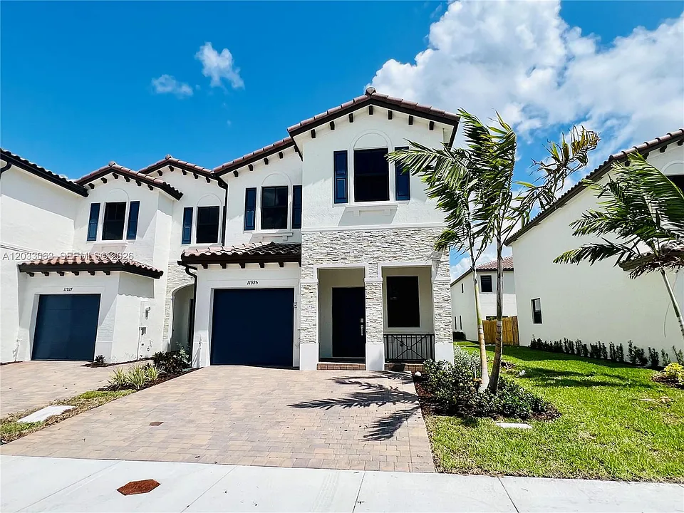 11925 SW 247th Ter #11925
