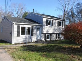 28 Shetland Dr, Bradford, RI 02808