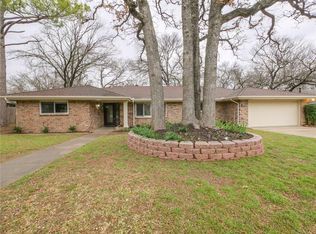 625 Evandale Dr, Bedford, TX 76022