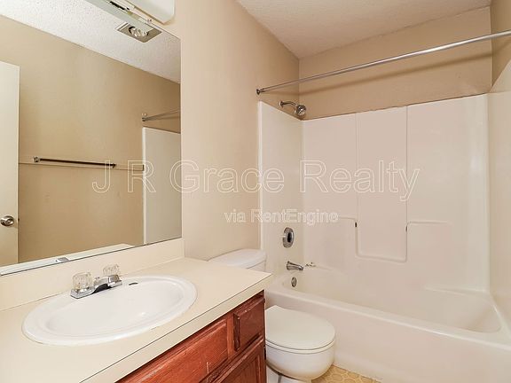 4th image of 5939 Shadydell Dr