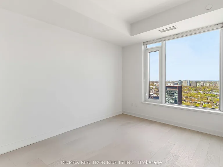 11 Yorkville Ave #3403 — Photo 12