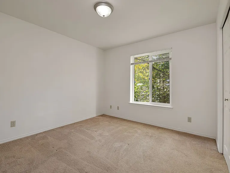 1038 NE 125th St — Photo 16
