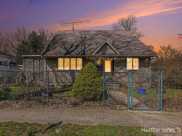 404 W Orange St, Greenville, MI 48838