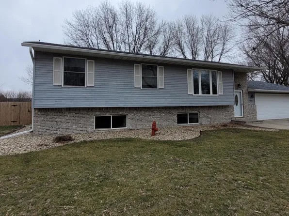 902 5th Ave SE, Pipestone, MN 56164