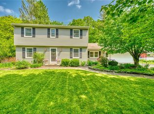 14 Kurt Rd, Pittsford, NY 14534
