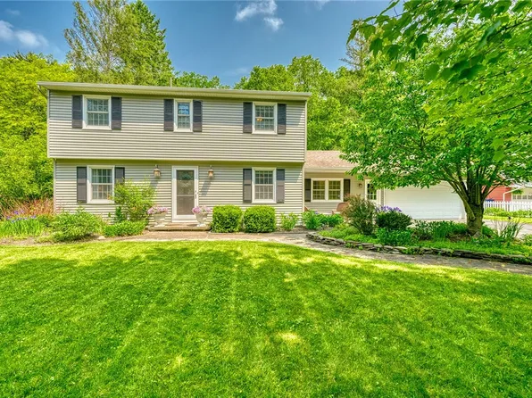 14 Kurt Rd, Pittsford, NY 14534