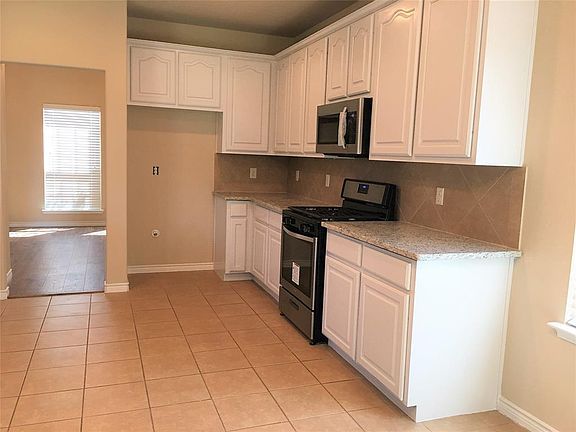 5th image of 1205 Maverick Ln